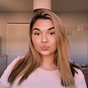 Meet your Posher, Aly